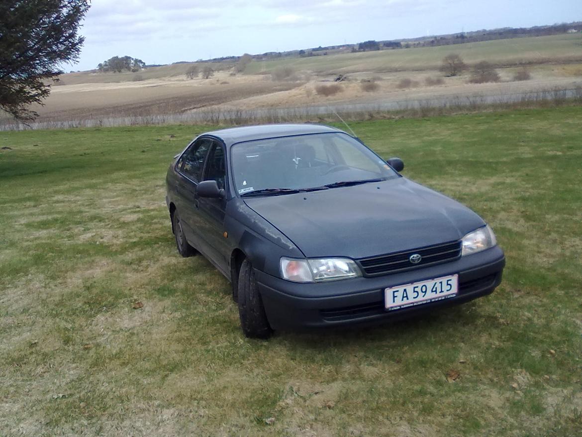 Toyota Carina E 1,6 billede 1