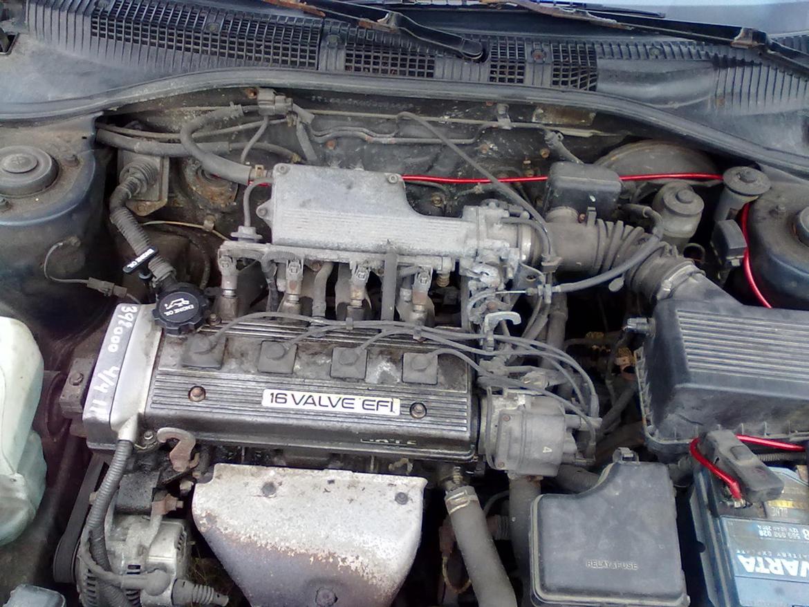 Toyota Carina E 1,6 billede 2