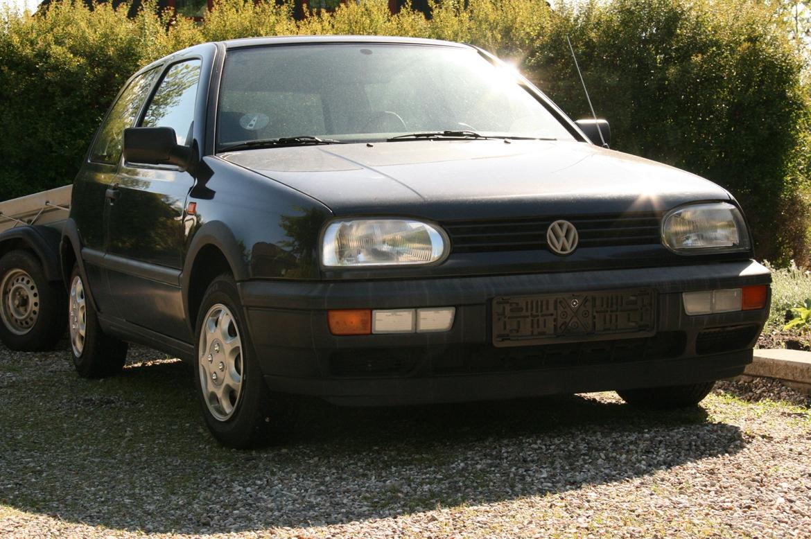 VW Golf 3 CL 1.8 *DØD* - hun ser fin ud.. hun skal ned og fælge + andre lygter!  billede 3