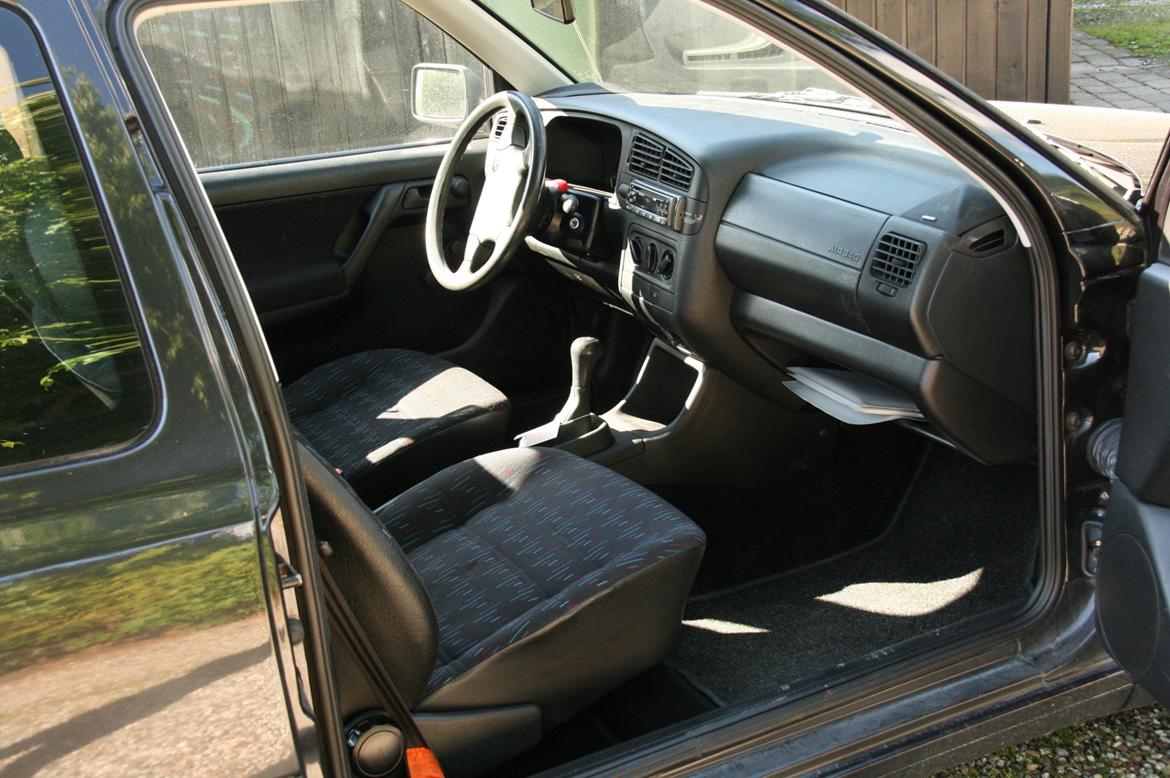 VW Golf 3 CL 1.8 *DØD* - Yders velholdt kabine!  billede 5