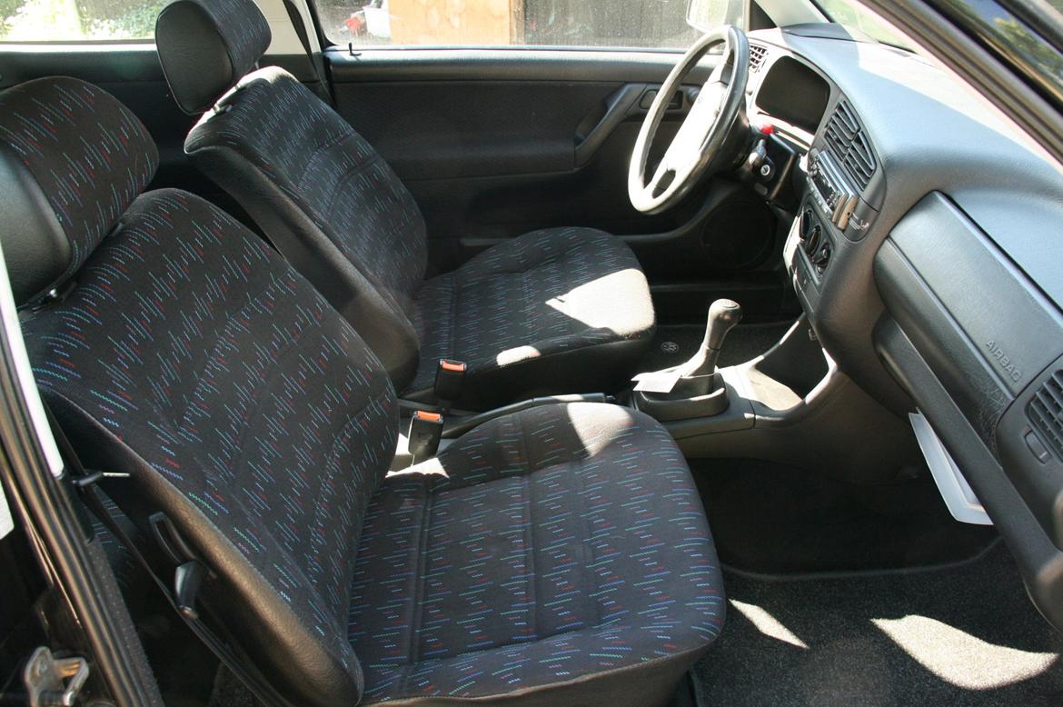 VW Golf 3 CL 1.8 *DØD* - Rigtig pæn kabine.. ingen slidhuller!  billede 6