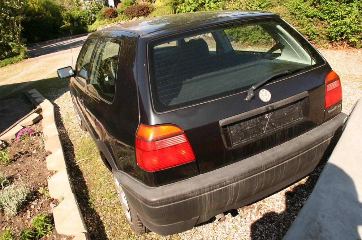 VW Golf 3 CL 1.8 *DØD* - andre baglygter er monteret! billede 9