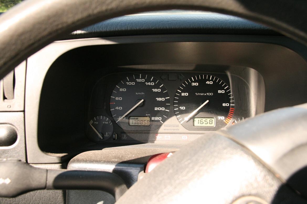 VW Golf 3 CL 1.8 *DØD* - Ikke mange kilometer af en bil fra 94 ! billede 10