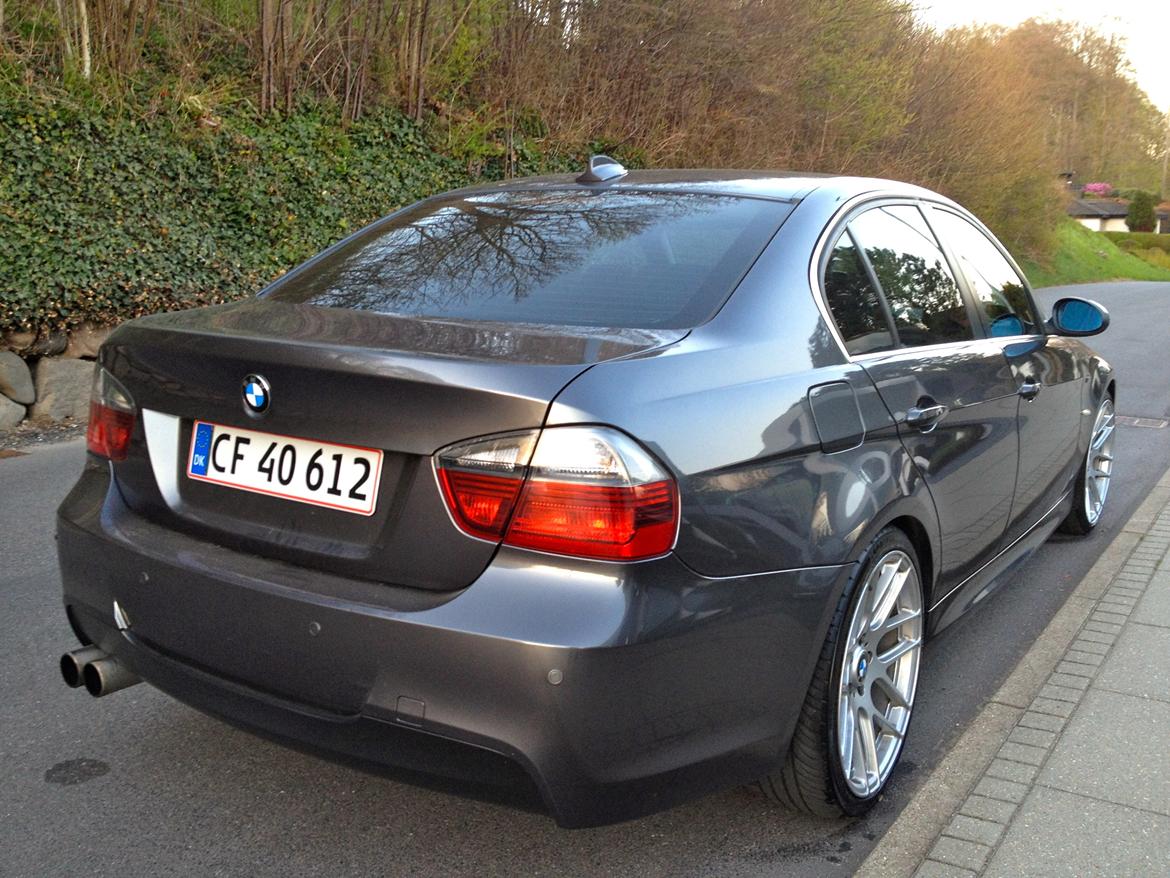 BMW 320D E90 billede 2