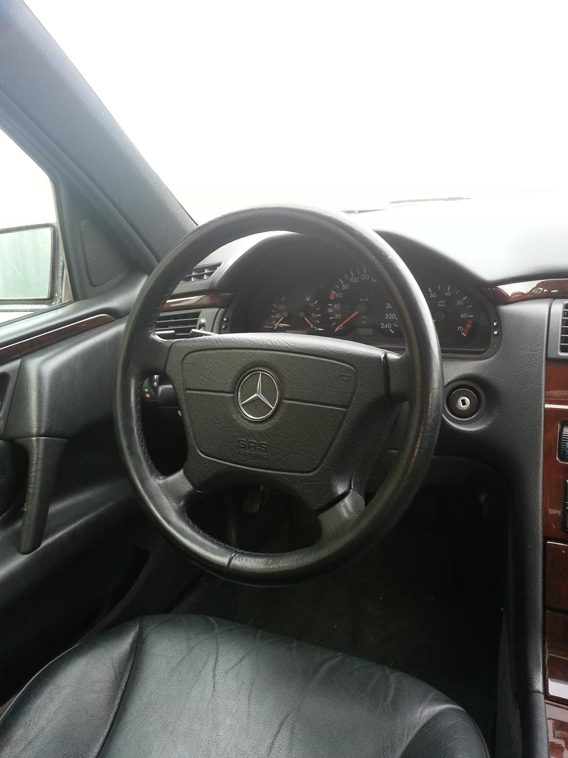 Mercedes Benz E200 billede 3