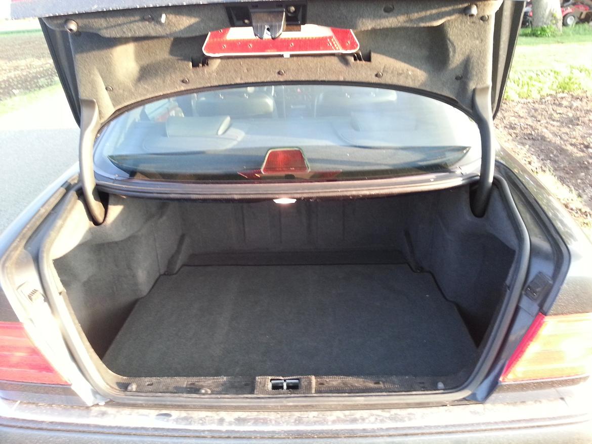 Mercedes Benz E200 - Dejlig stort bagagerum billede 12