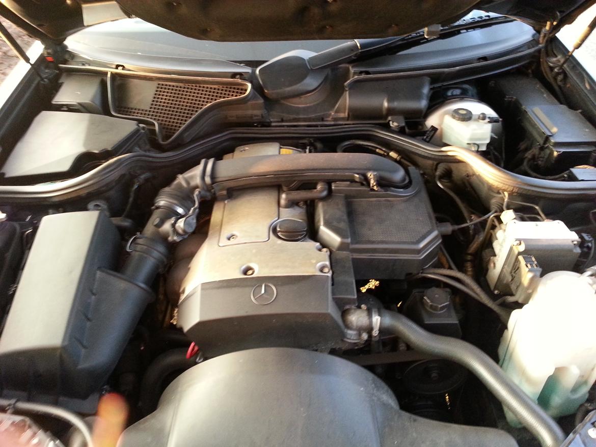 Mercedes Benz E200 billede 15