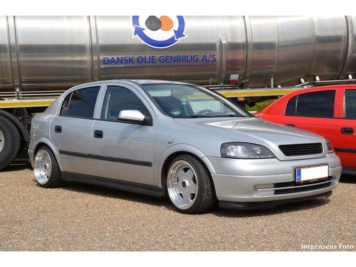 {{currentPhoto.altText}} billede {{currentPhoto.number}}