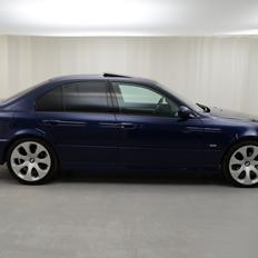 BMW E39 528i