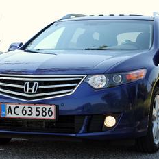 Honda Accord tourer elegance
