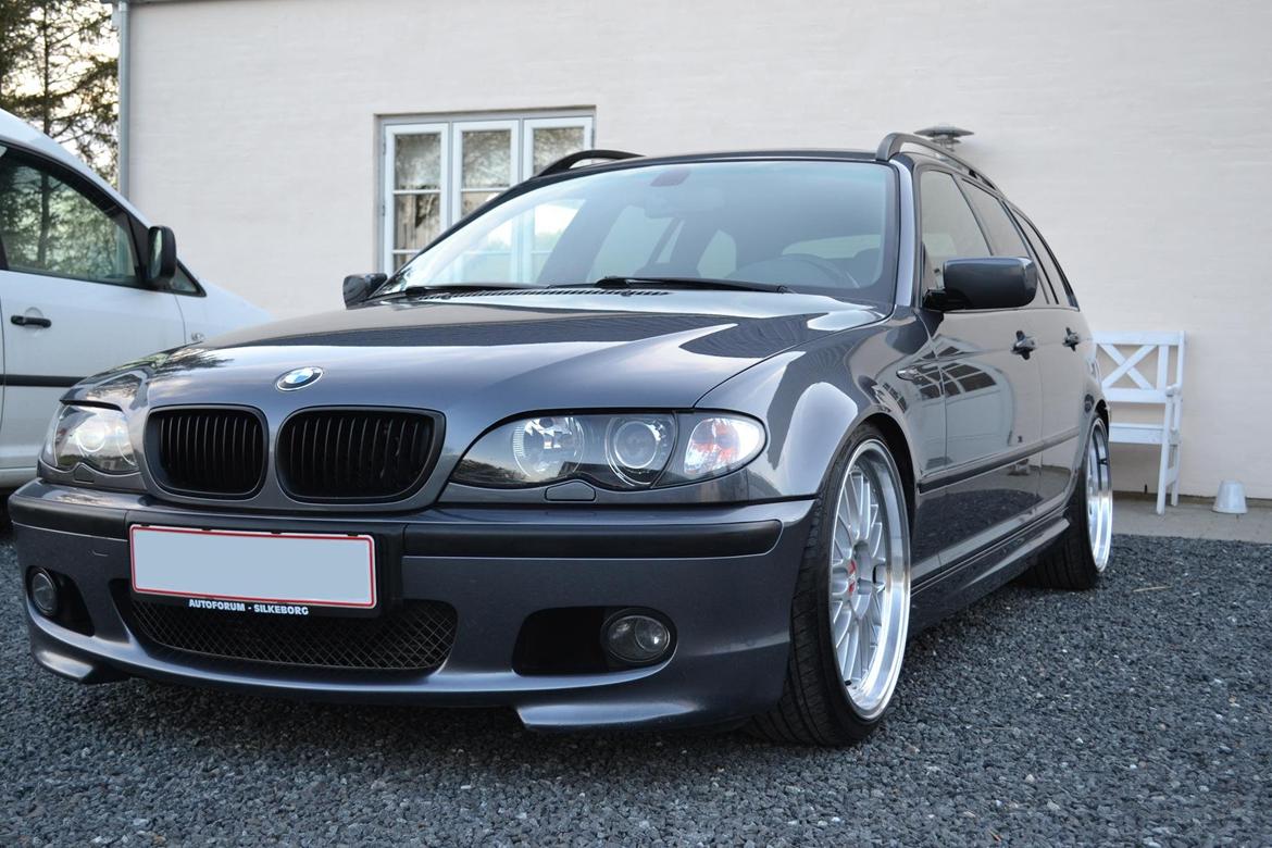 BMW E46 320d ///M-tech 2 Touring Steptronic (Tidl bil) billede 1