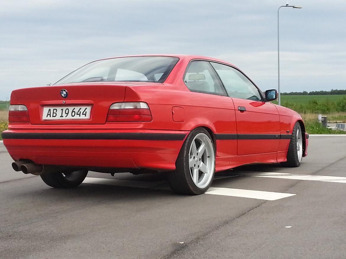 BMW E36 318 IS Coupe - Billeder af biler - Uploaded af mark s