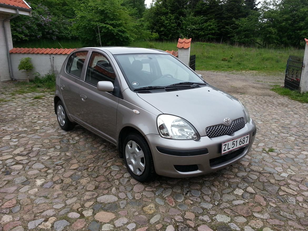 Toyota Yaris 1,4 Turbo D-4D Terra billede 2