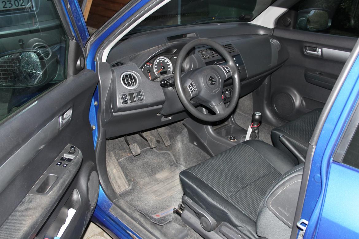 Suzuki Swift  Det Blå Lyn! billede 3