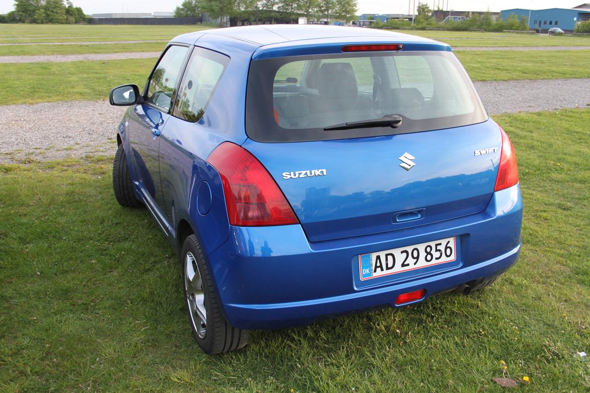 Suzuki Swift  Det Blå Lyn! billede 8