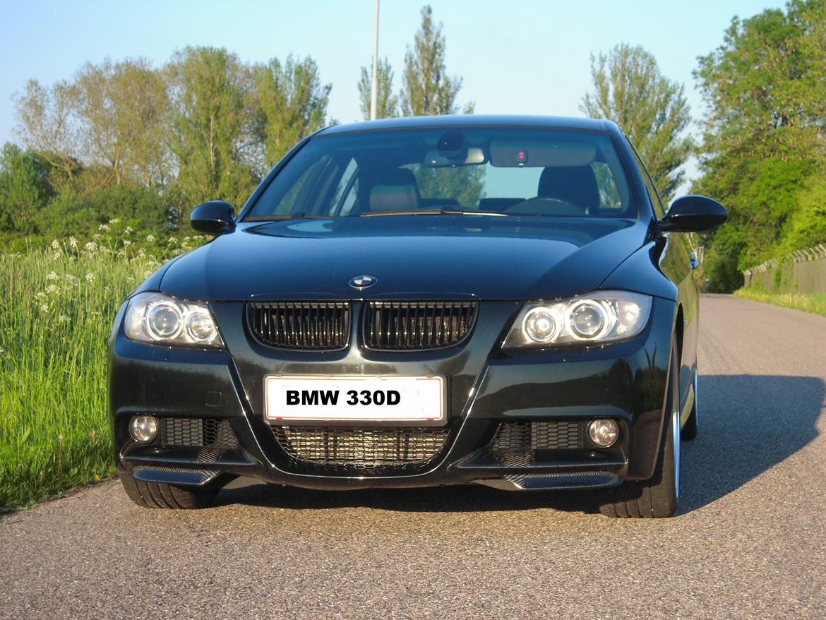 BMW E90 330 D Er Solgt - nymalet front med sorte nyrer samt alt plast indfarvet billede 14