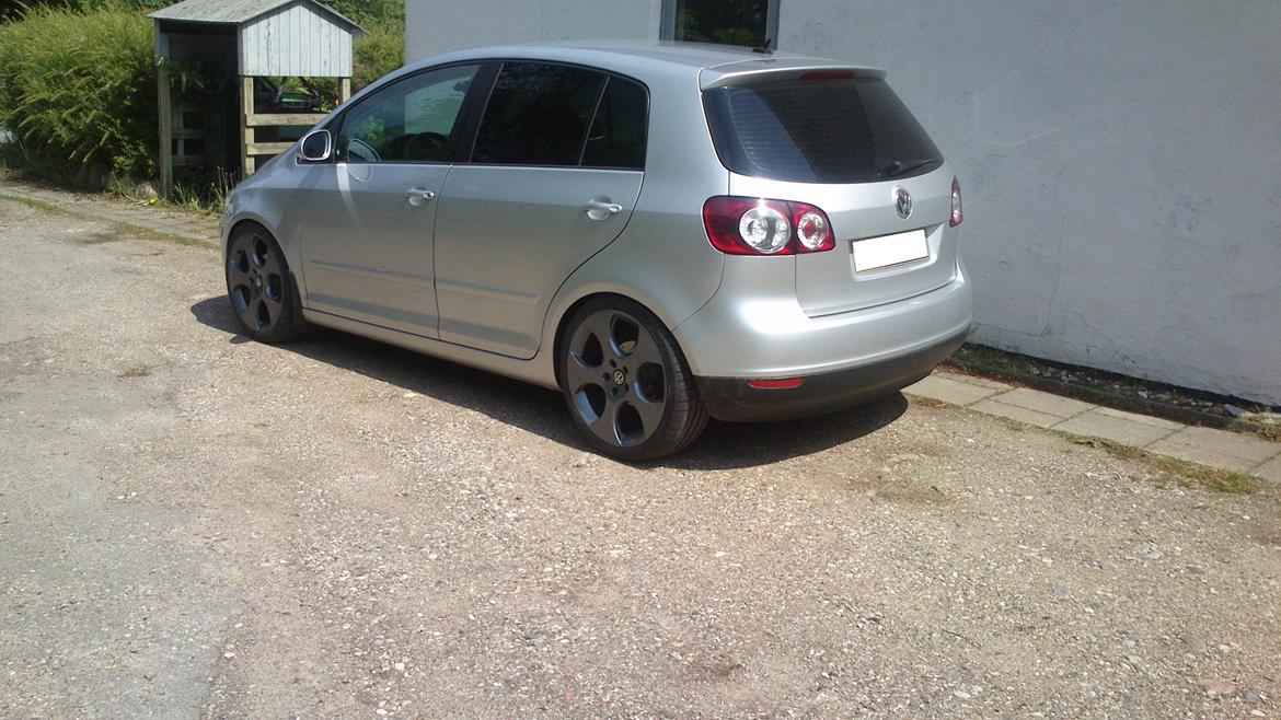 VW Golf Plus Sportsline *Hverdags racer* - Lige et par hurtige billeder med de nye hjul på :p billede 3