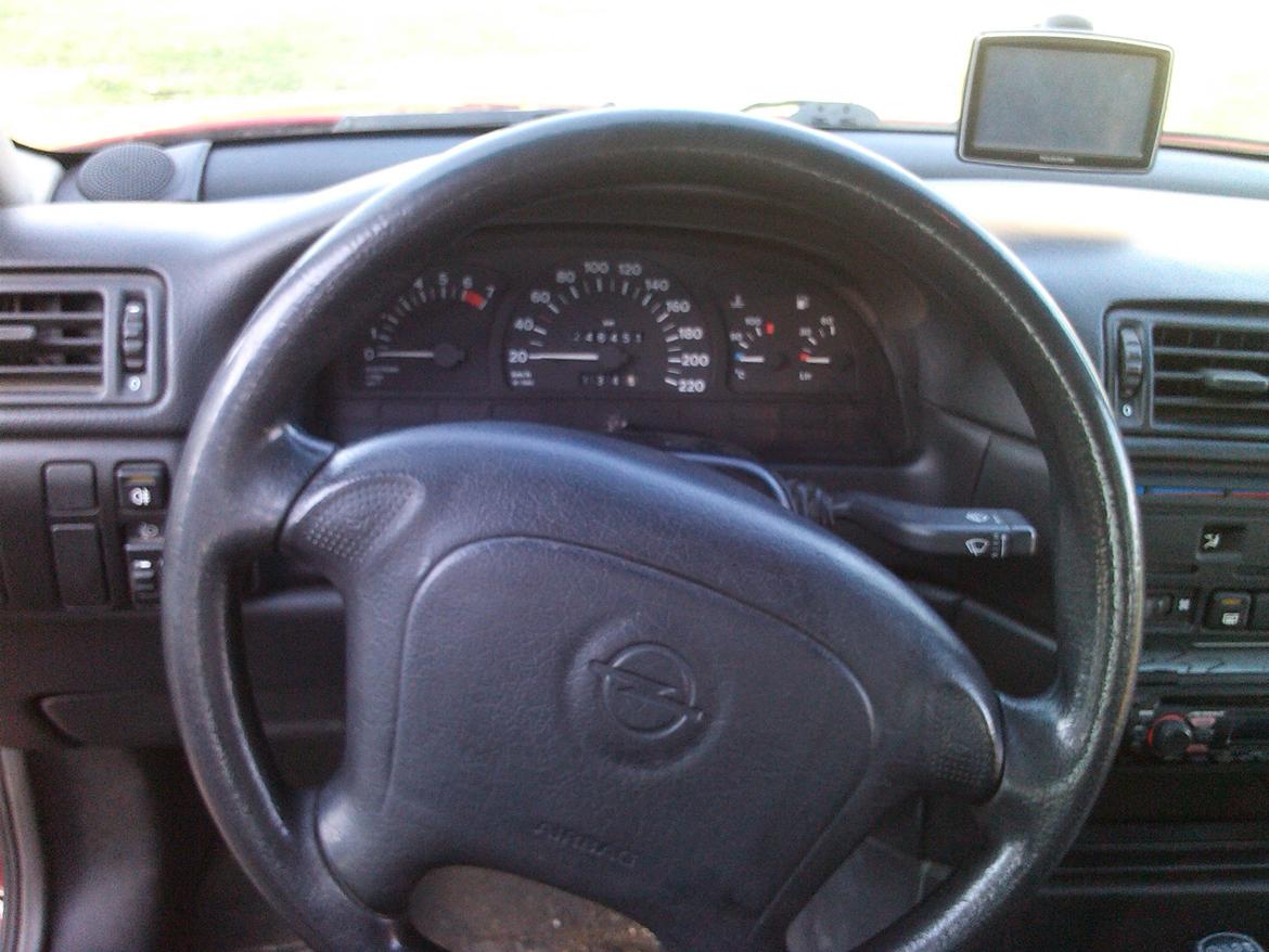 Opel vectra a 2.0i 8v / sommer vognen billede 9