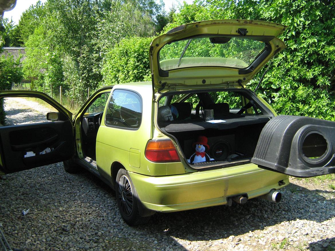 Nissan Almera 1.6 SR Solgt :'( <3  - Så blev der gjort rent i bilen :P billede 20