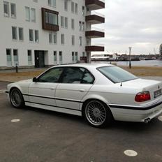 BMW E38 740i