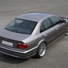 BMW E39 523i 2,5