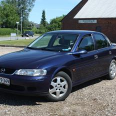 Opel Vectra 1,8   16V Comfort