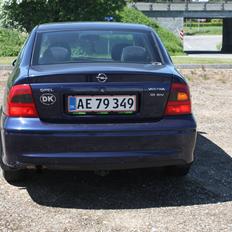 Opel Vectra 1,8   16V Comfort