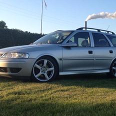 Opel Vectra B 2.6 v6