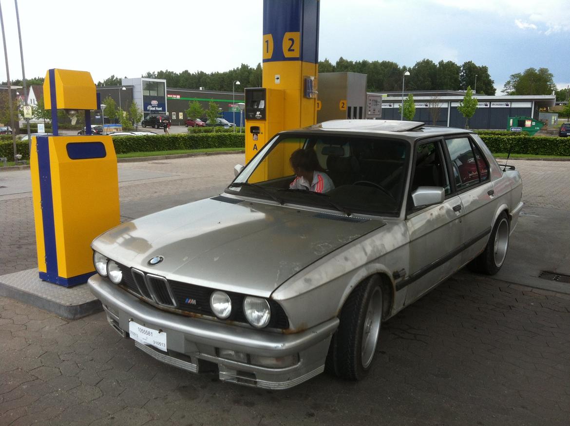 BMW E28 528i shadowline billede 4