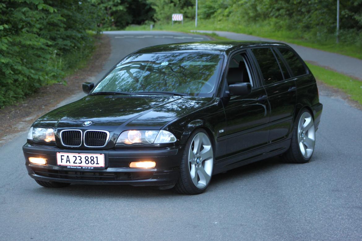 BMW E46 320d Touring #SOLGT# billede 1