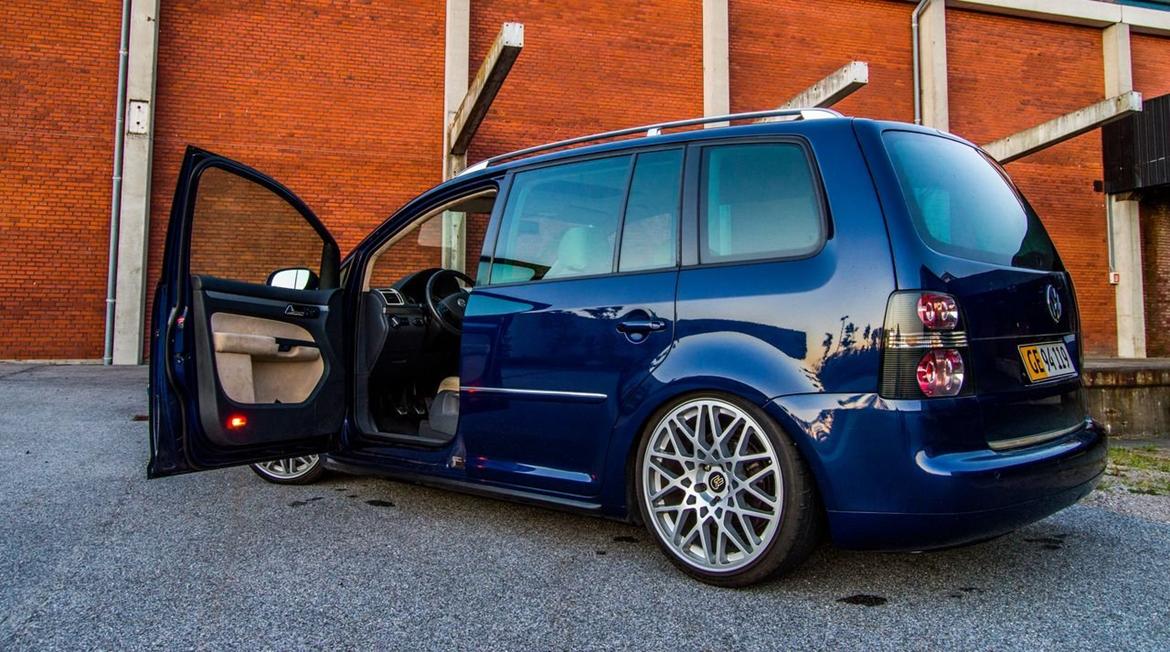 VW Touran 1,9 TDI Highline - Rline billede 1