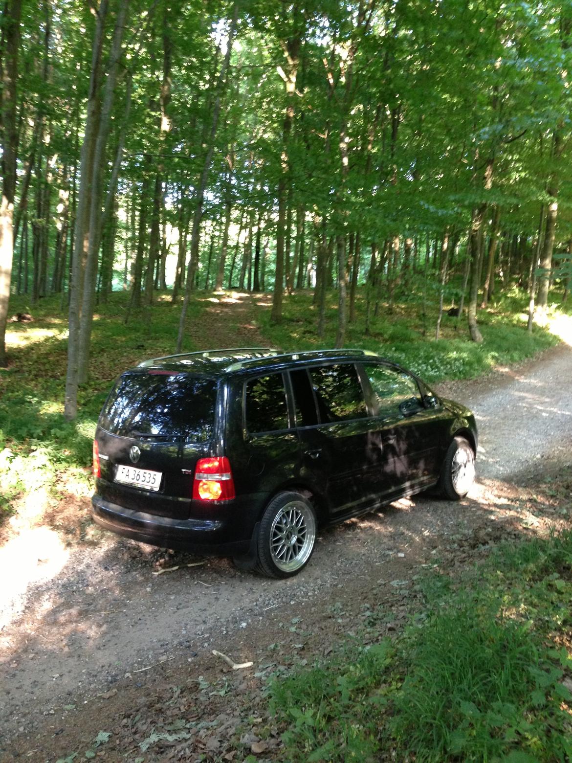 VW Touran 2,0TDI (Total skadet) billede 8