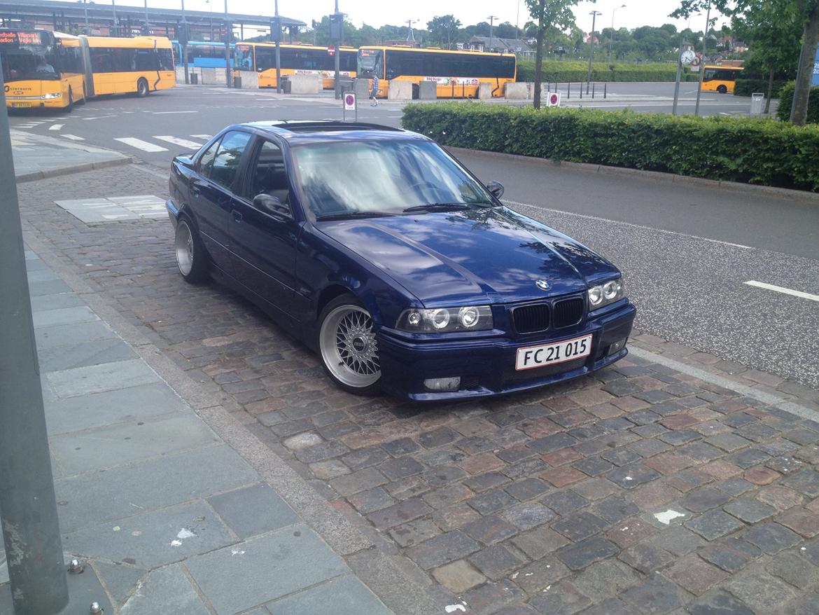 BMW E36 320 billede 1
