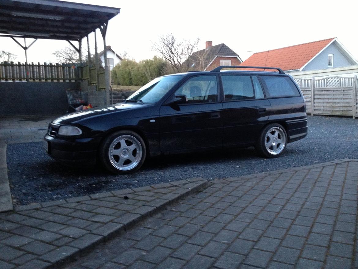 Opel Astra 2,0 16v Ihrmsher edition stationcar billede 2