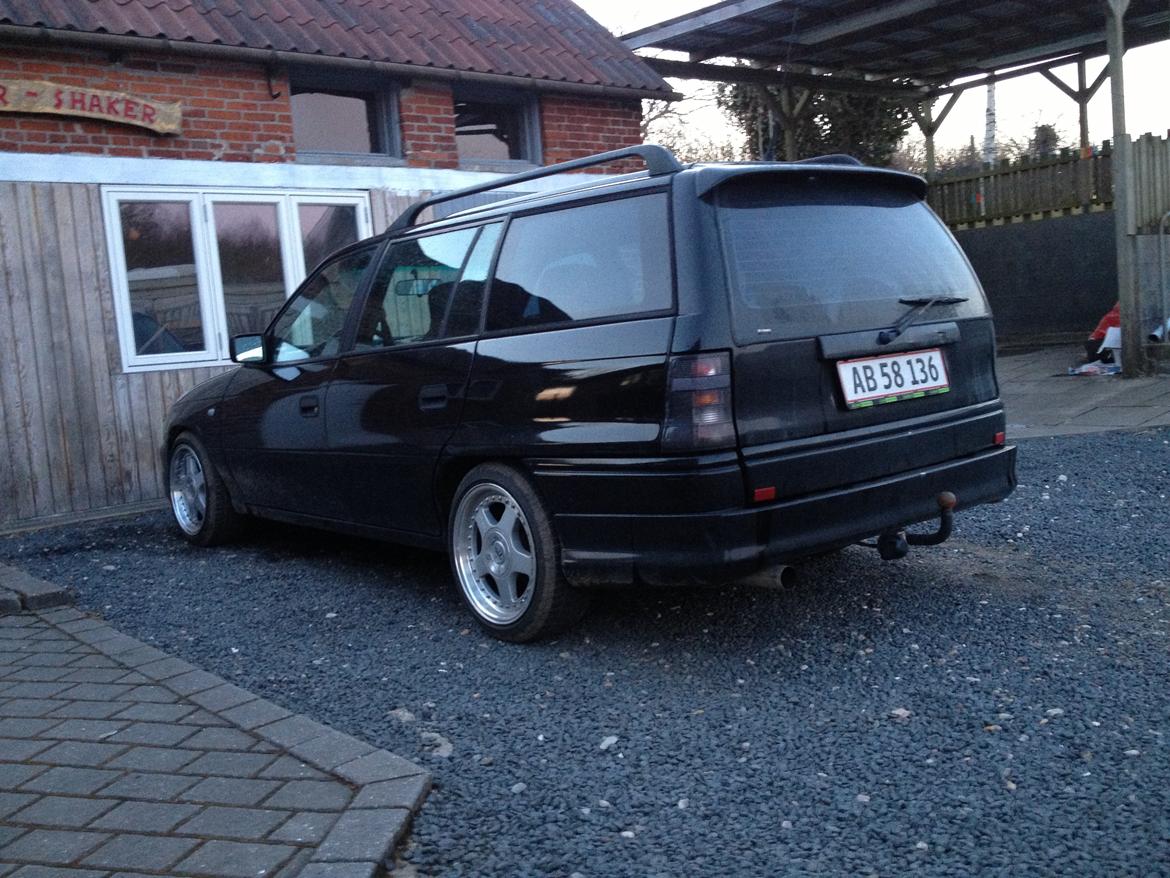 Opel Astra 2,0 16v Ihrmsher edition stationcar billede 3