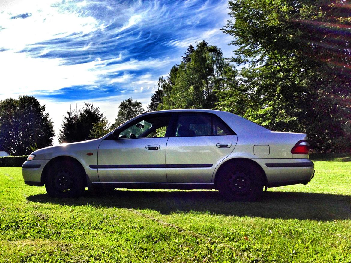 Mazda 626 Sedan billede 1