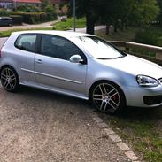 VW Golf 5 R-line