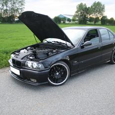 BMW E36 320i - 210.5 HK