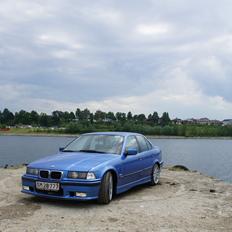 BMW E36 318iS