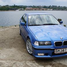 BMW E36 318iS