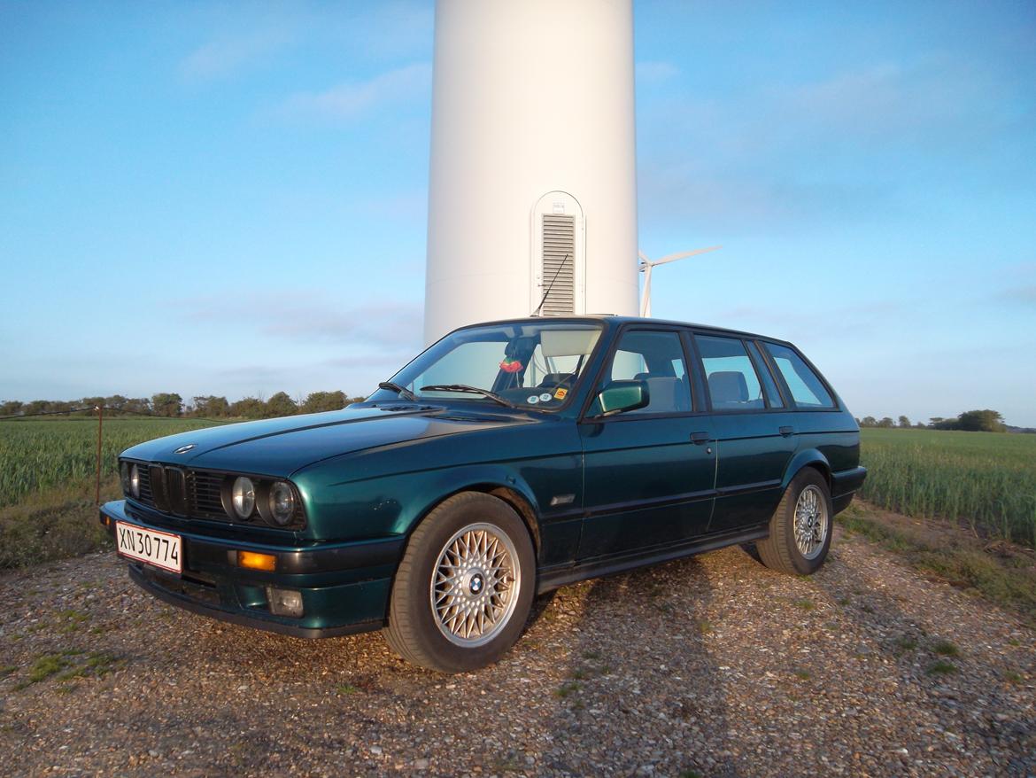 BMW E30 324TD Touring SOLGT billede 1