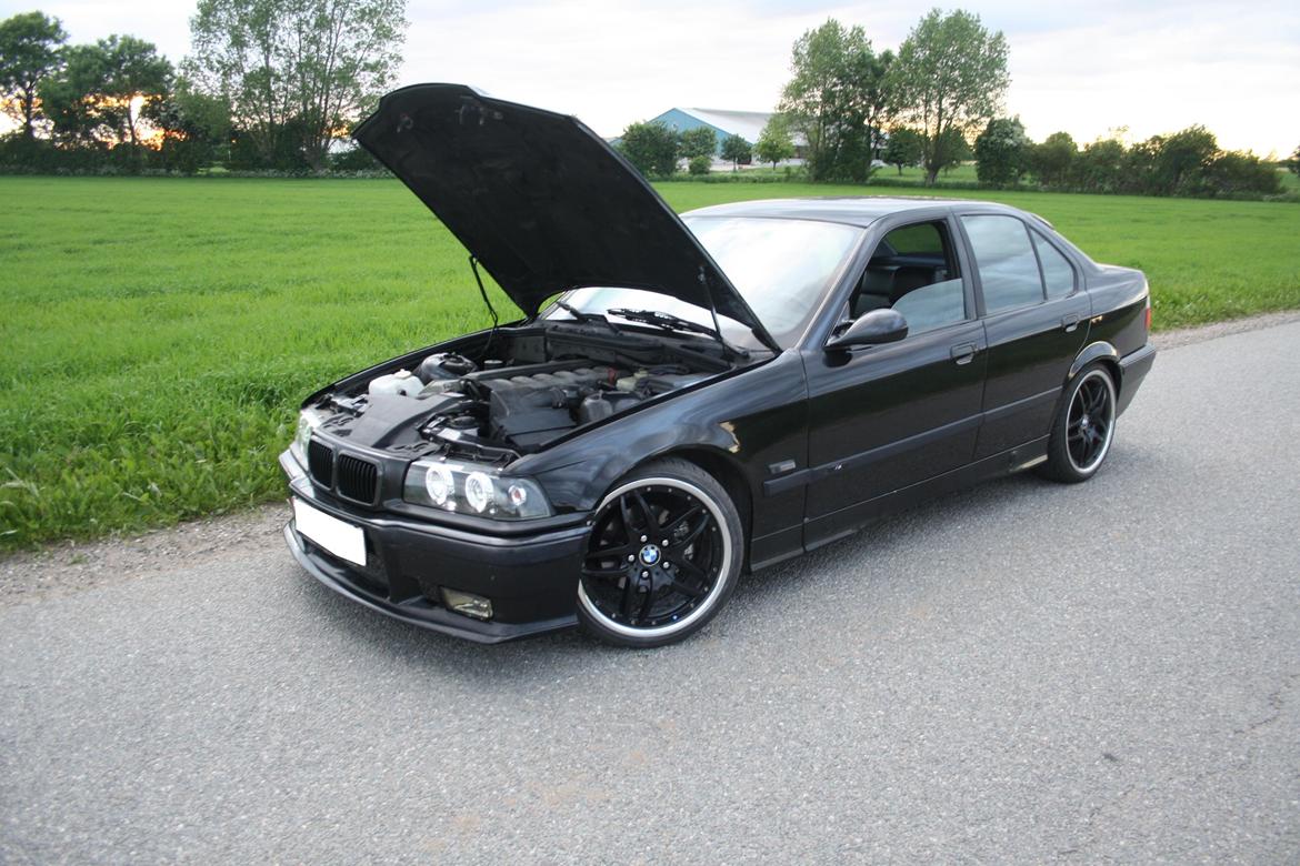 BMW E36 320i - 210.5 HK billede 1