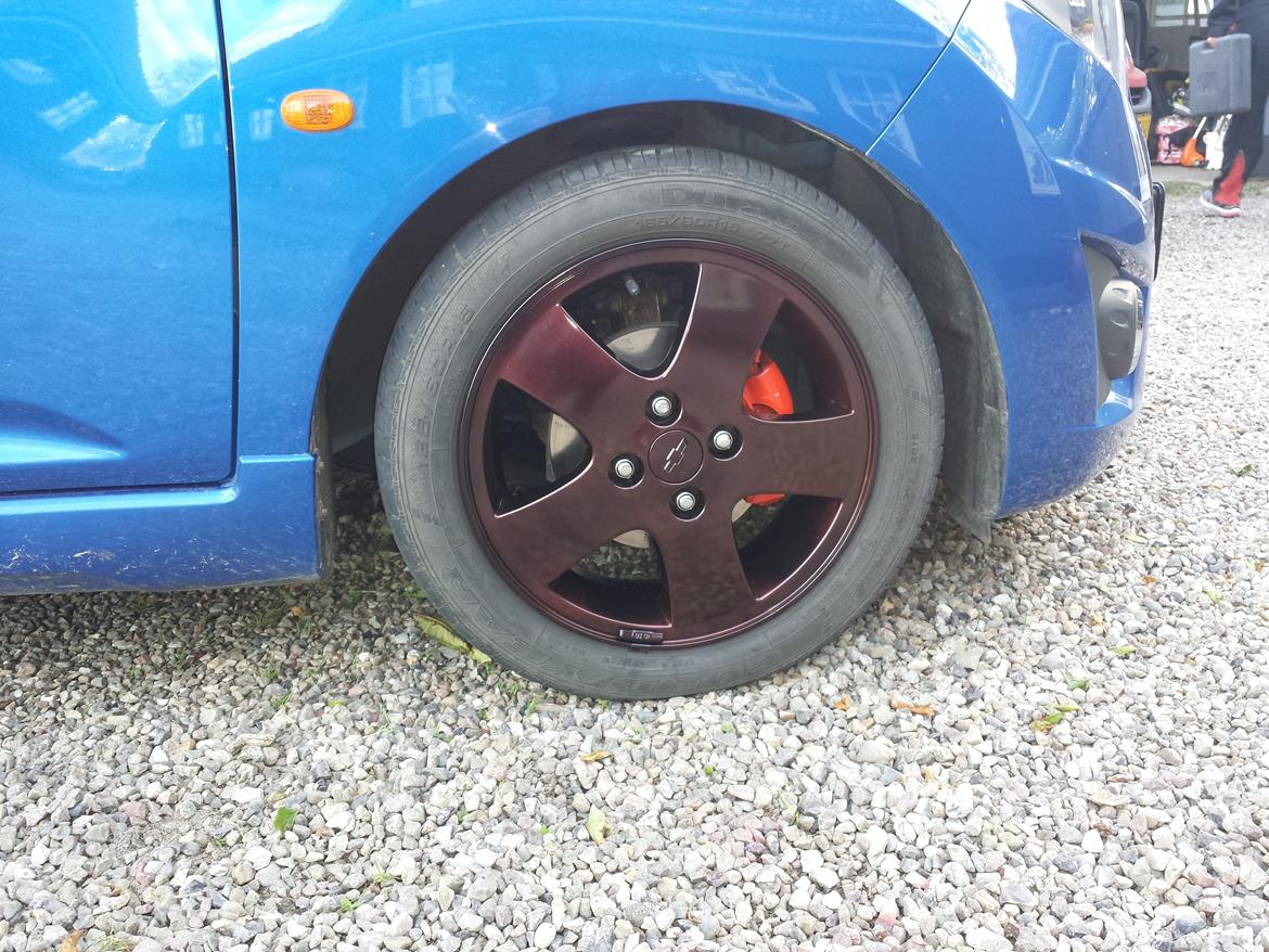 Chevrolet Spark LT - Camaleonlak på fælgene og rød tromle/caliber billede 16