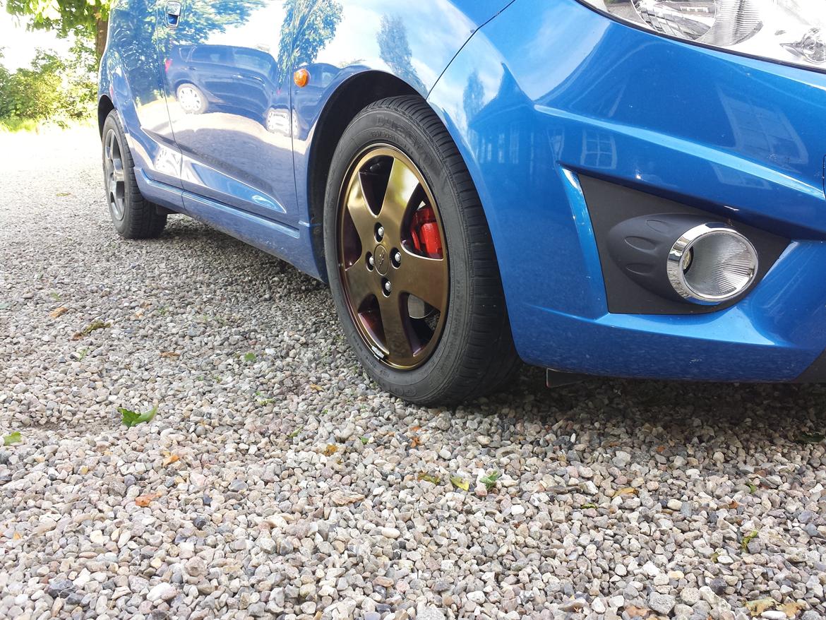 Chevrolet Spark LT - Camaleonlak på fælgene og rød tromle/caliber billede 17