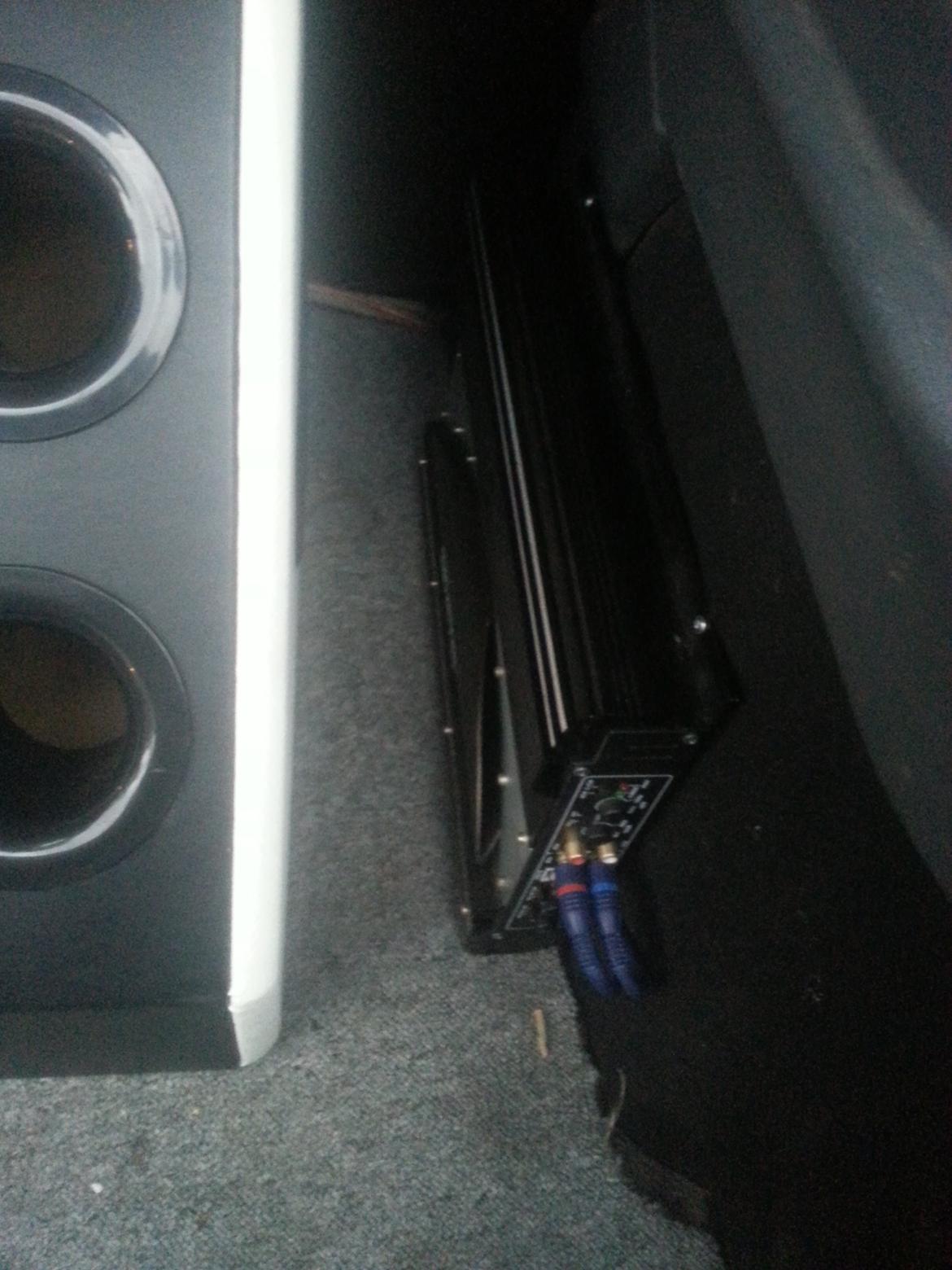 Peugeot 306 XR - Forstærkeren billede 10