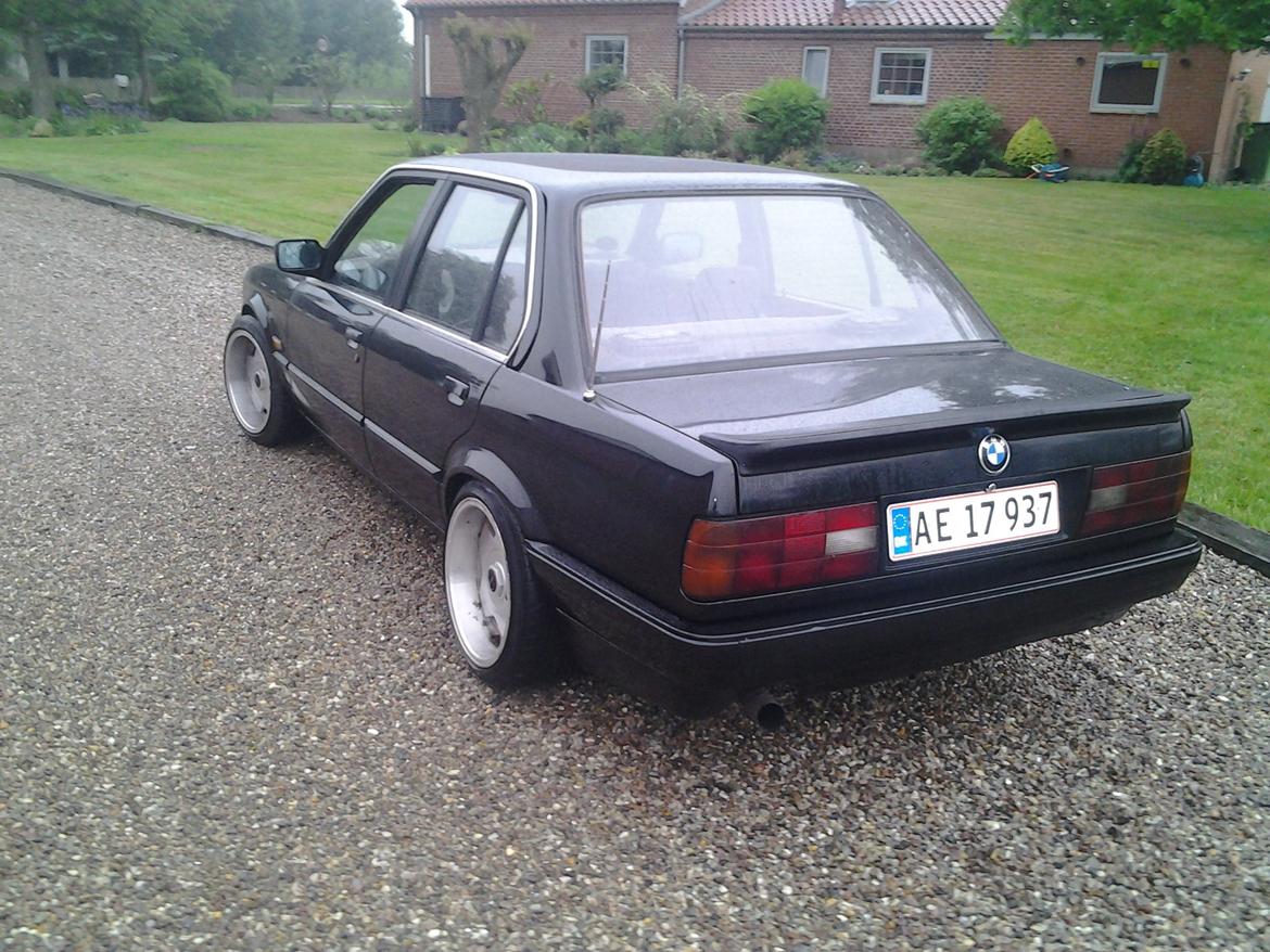 BMW E30 320i billede 3