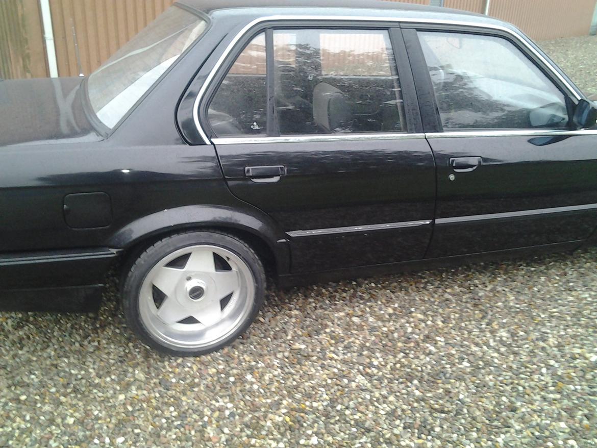 BMW E30 320i billede 6