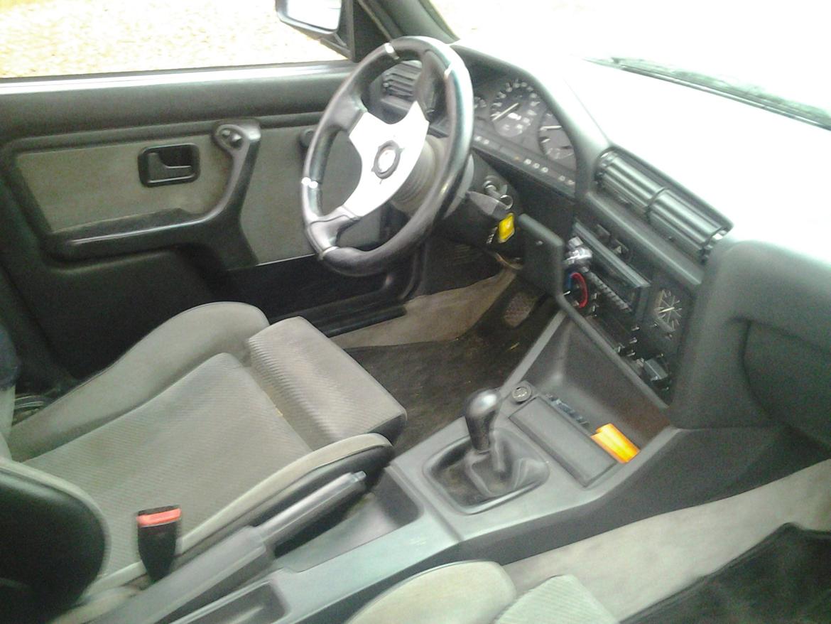BMW E30 320i billede 7