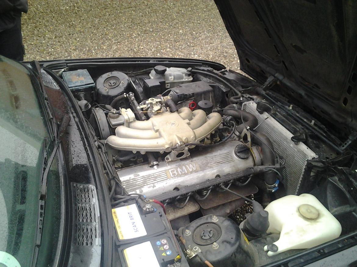 BMW E30 320i billede 8