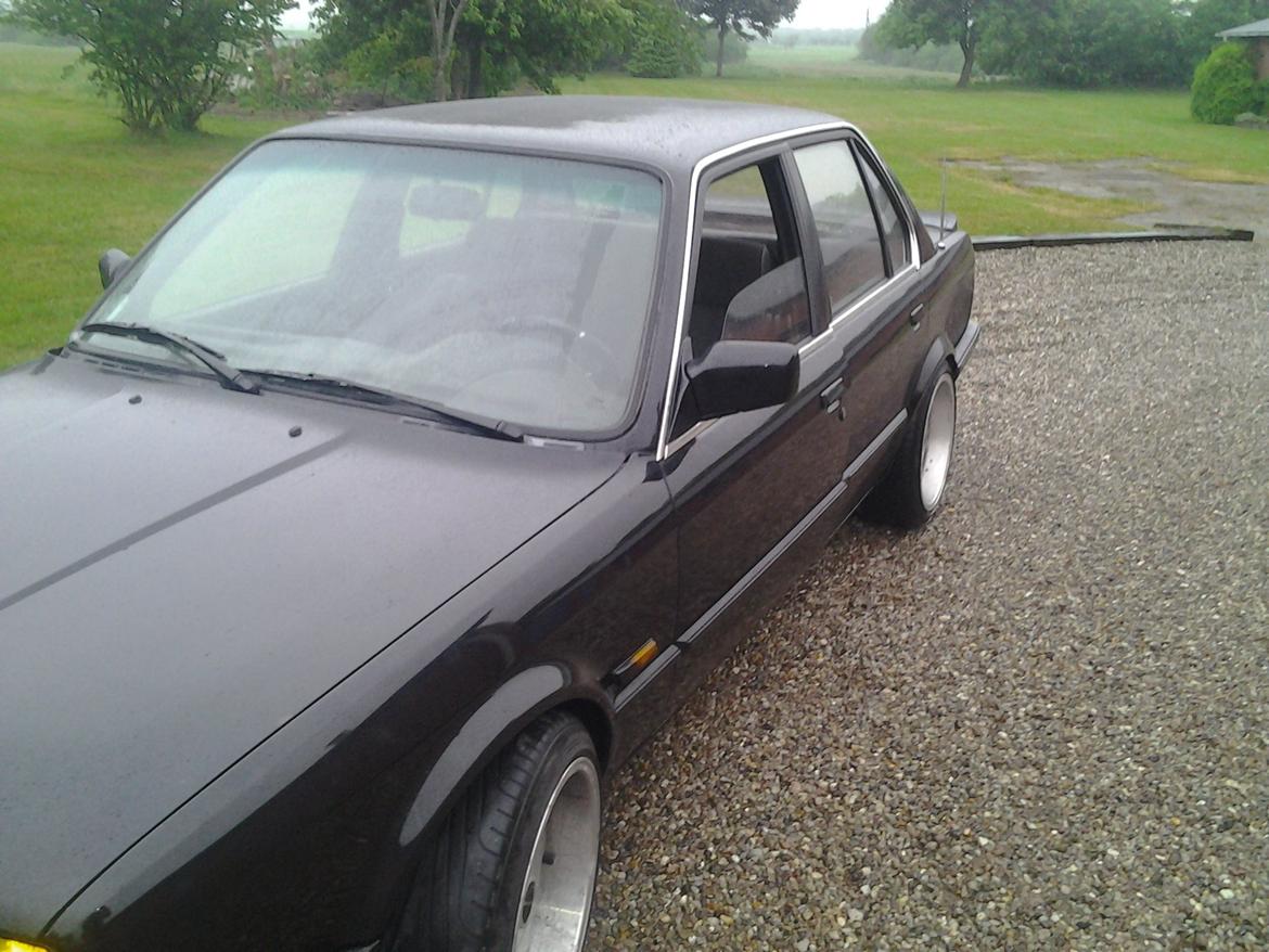 BMW E30 320i billede 10